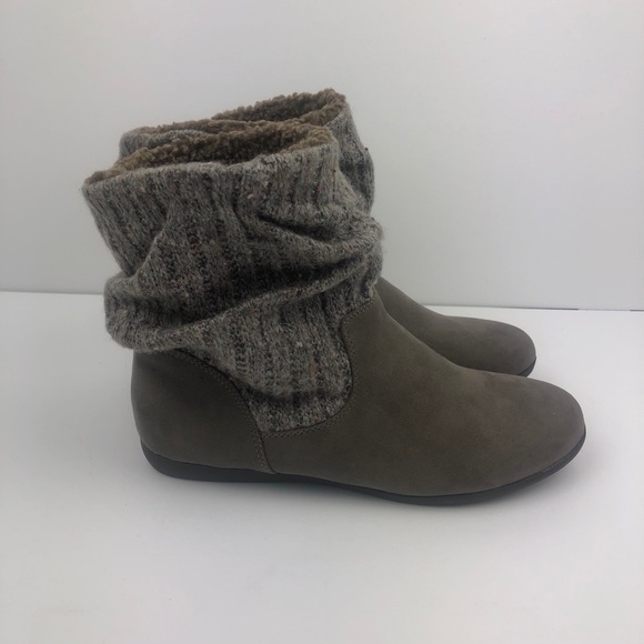 Booties. Super Cute. New without Box. Size 7 1/2. - Picture 3 of 6